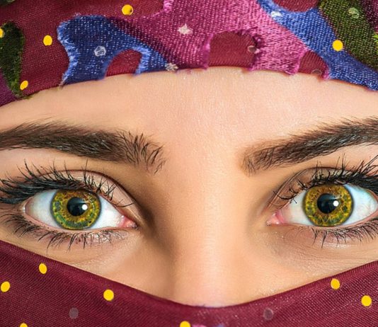 How To Edit Eyebrows Like A Pro