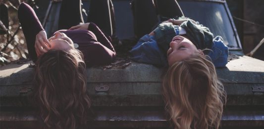 Get Rid Of Static Hair Using This 12 Simple and Easy Fixes