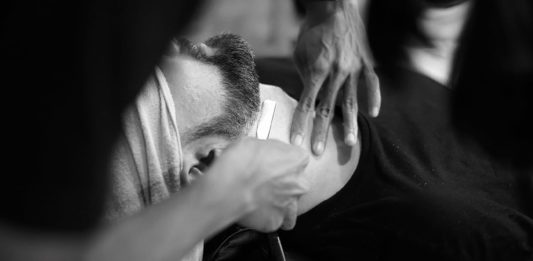 How To Shave With A Straight Razor - Complete Guide