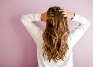 How To Plop Your Hair - Follow These Steps