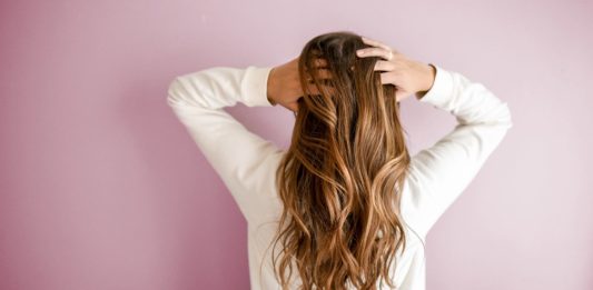 How To Plop Your Hair - Follow These Steps