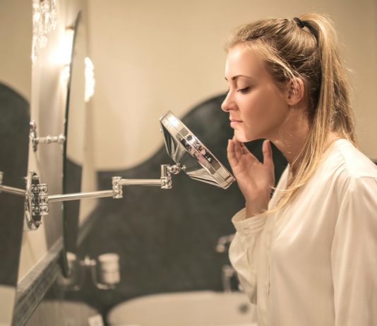 9 Skin Care Habits That Dermatologists Say To Do