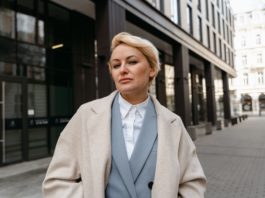 How To Look Younger With Makeup