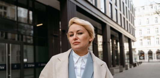 How To Look Younger With Makeup