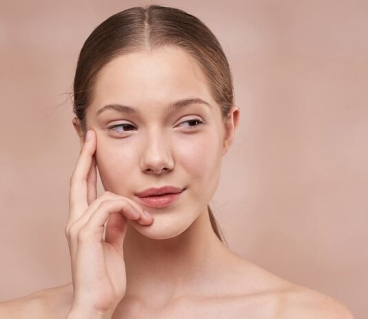 10 Superfoods for Healthy and Glowing Skin