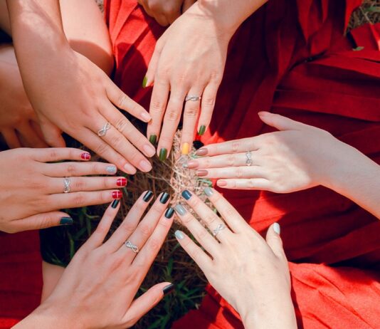 Latest Innovations in Nail Products for a Healthy and Elegant Look