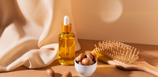 How To Use Castor Oil for Skin Tightening How To Use Castor Oil for Skin Tightening