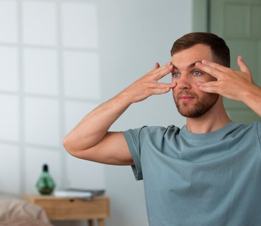 How to Improve Eyesight Naturally: 8 Best Ways