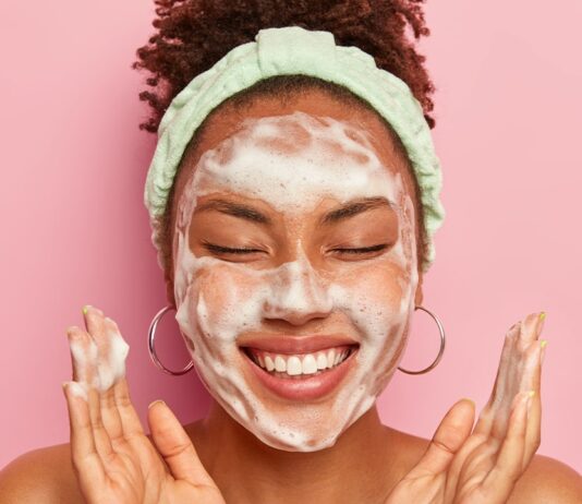 7 Quick and Easy Facial Steps at Home to Save Money and Time Cleanse